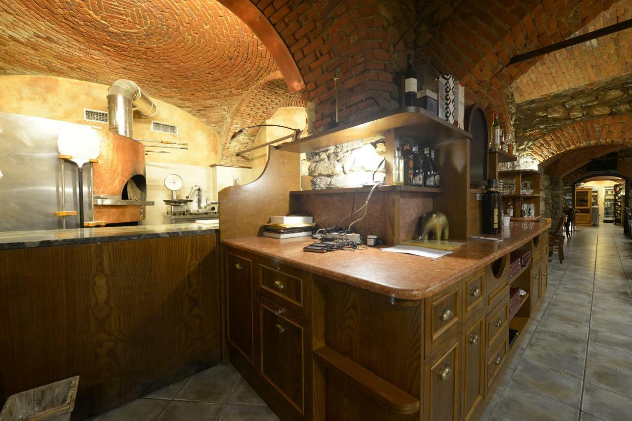 Appartamenti Medioevo Varese Exterior foto